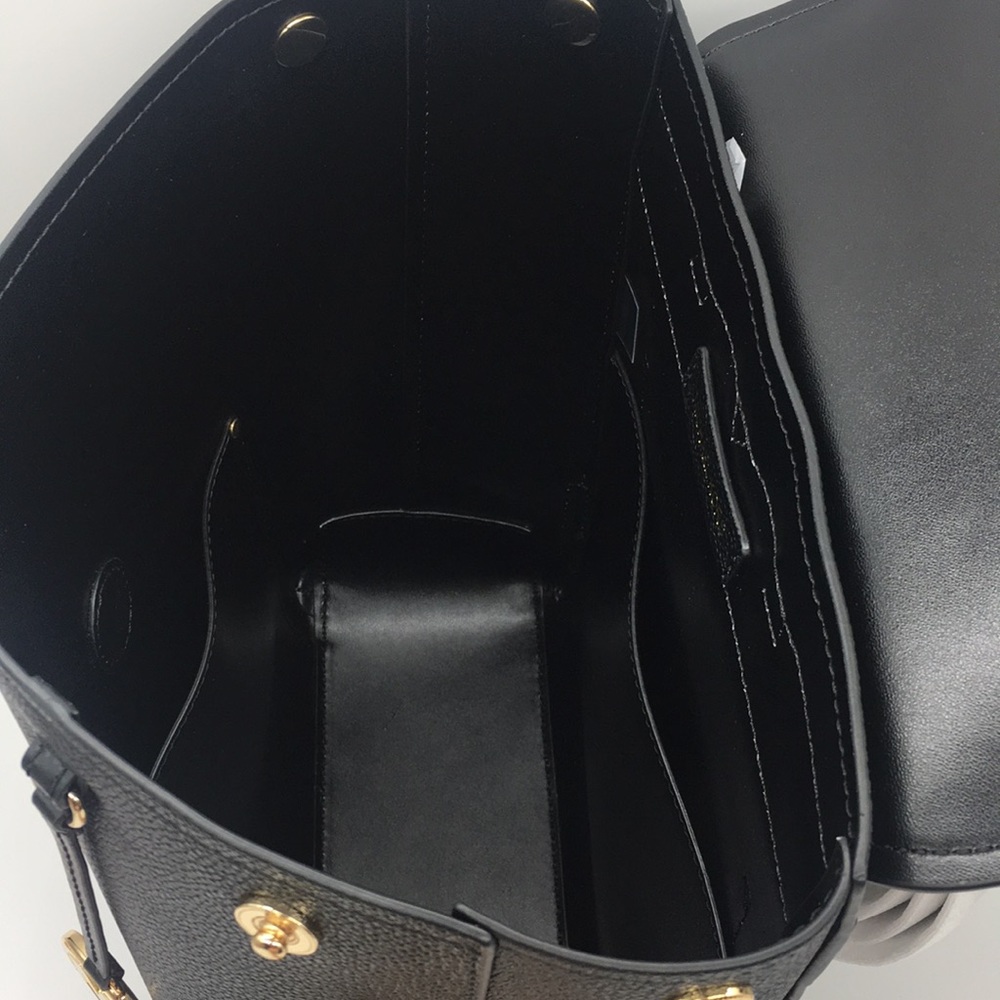 MICHAEL KORS HAYES MEDIUM BACKPACK BLACK LEATHER - Picture 13 of 16